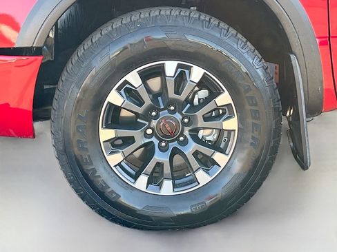 Used 2023 Nissan Titan PRO-4X w/ Pro-4x Convenience Package AWD/4WD image 31