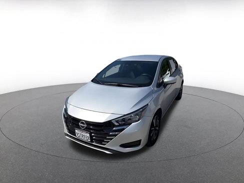 Used 2025 Nissan Versa SV FWD image 7