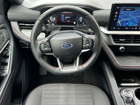 Used 2025 Ford Explorer ST-Line w/ ST-Line Street Pack image 16