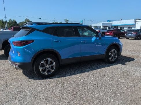 Used 2024 Chevrolet Blazer LT w/ Convenience Package AWD/4WD image 4