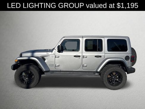 Used 2020 Jeep Wrangler Unlimited Sahara AWD/4WD image 6