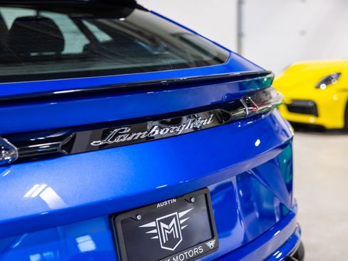 Used 2022 Lamborghini Urus image 15