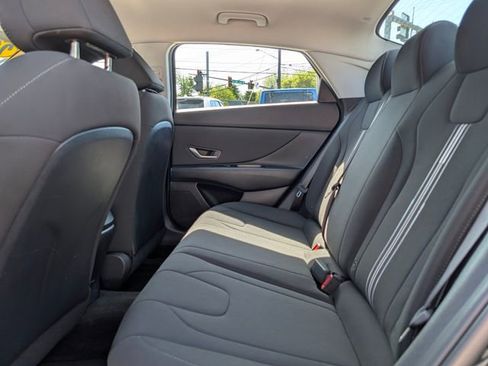 Used 2023 Hyundai Elantra SEL w/ Convenience Package FWD image 17