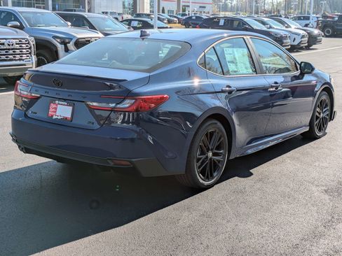 New 2026 Toyota Camry SE FWD image 4