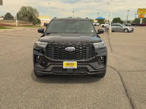 Used 2025 Ford Explorer ST-Line w/ ST-Line Street Pack AWD/4WD image 3