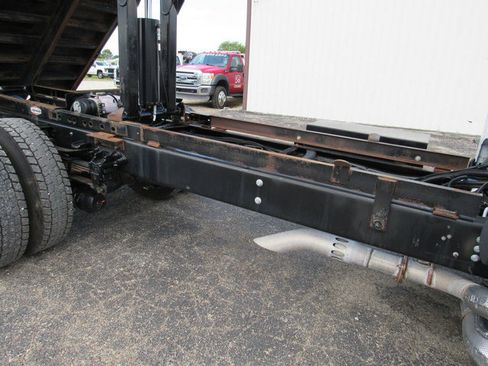 Used 2022 Ford F750 2WD Regular Cab Super Duty image 37