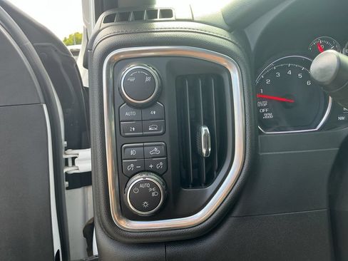 Used 2019 Chevrolet Silverado 1500 RST AWD/4WD image 14