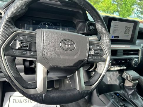 Used 2025 Toyota Tacoma SR5 AWD/4WD image 22