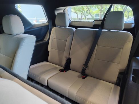 Used 2023 Chevrolet Traverse LS w/ Midnight/Sport Edition FWD image 4