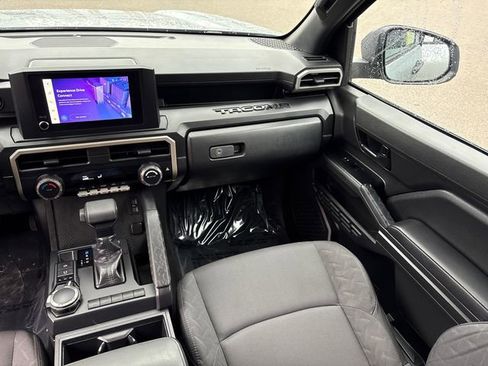 Certified 2025 Toyota Tacoma SR image 25