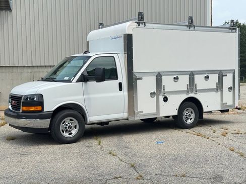 New 2025 GMC Savana 3500 w/ Power Convenience Package image 2