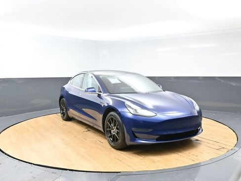 Used 2018 Tesla Model 3 Long Range RWD image 6