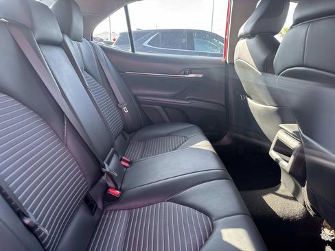 Used 2023 Toyota Camry SE image 9