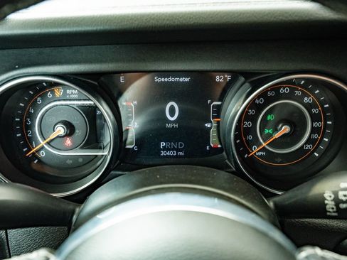 Used 2022 Jeep Wrangler Unlimited Sahara w/ LED Lighting Group AWD/4WD image 31