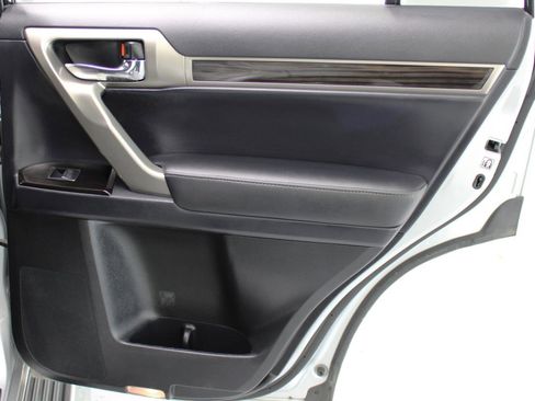 Used 2017 Lexus GX 460 image 47