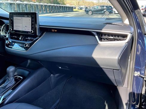 Used 2022 Toyota Corolla LE w/ LE Convenience Package image 15