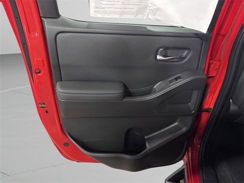 Used 2022 Nissan Frontier SV w/ Technology Package image 17