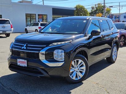 New 2025 Mitsubishi Outlander ES
