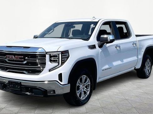 Used 2024 GMC Sierra 1500 SLT image 3