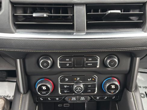 Used 2024 Chevrolet Tahoe Premier w/ Premium Package image 31