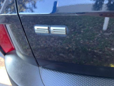 Used 2021 Ford Escape SE w/ SE Sport Appearance Package image 16