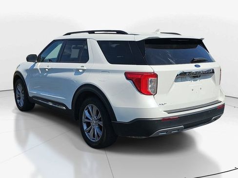 Used 2023 Ford Explorer XLT w/ Equipment Group 202A image 5