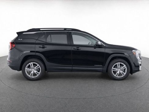 Used 2024 GMC Terrain SLE w/ Driver Convenience Package AWD/4WD image 8