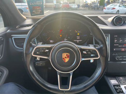 Used 2018 Porsche Macan Sport Edition AWD/4WD image 17