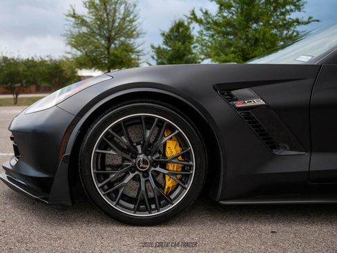 Used 2016 Chevrolet Corvette Z06 w/ 3LZ Preferred Equipment Group RWD image 4