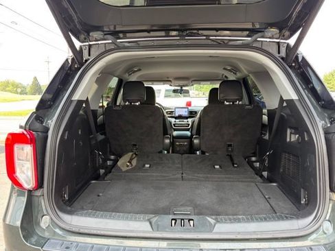 Used 2022 Ford Explorer XLT w/ Equipment Group 202A AWD/4WD image 7