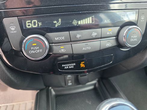 Used 2017 Nissan Rogue SL w/ SL Premium Package image 25