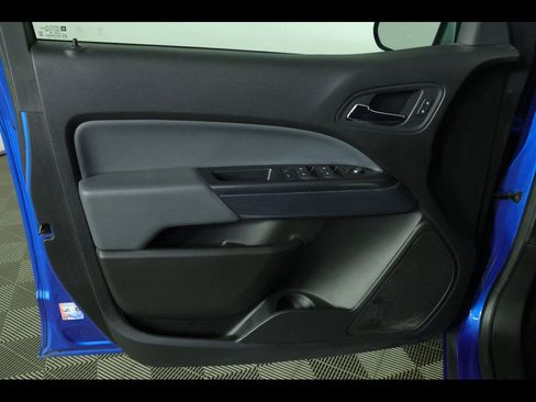 Used 2021 Chevrolet Colorado Z71 w/ Safety Package AWD/4WD image 22