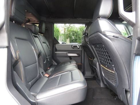Used 2022 Ford Bronco Badlands AWD/4WD image 16