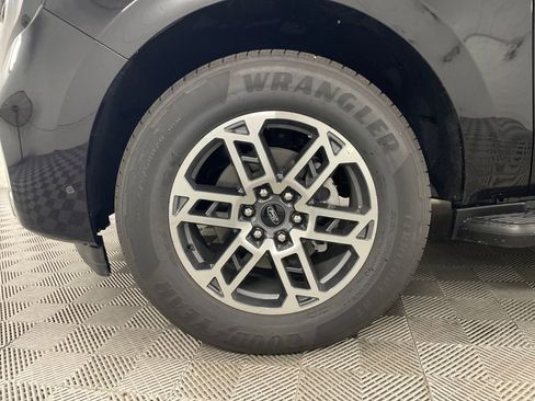 New 2025 Ford Expedition Active image 13