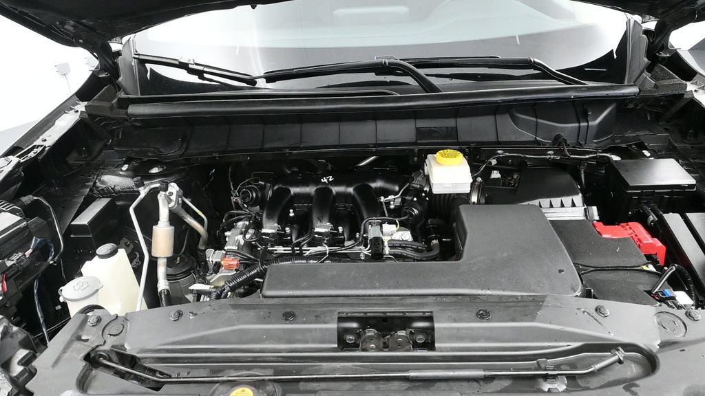 Used 2024 Nissan Pathfinder SV FWD image 16