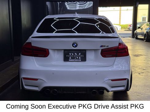 Used 2018 BMW M3 RWD image 8