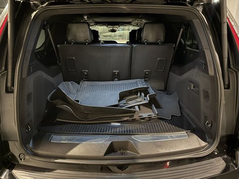 Certified 2023 Cadillac Escalade ESV Sport Platinum w/ LPO, ONYX Package image 5