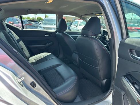 Used 2024 Nissan Altima 2.5 SR FWD image 11