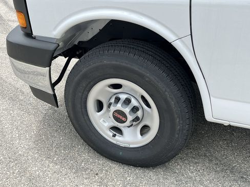 New 2025 GMC Savana 3500 w/ Power Convenience Package image 22