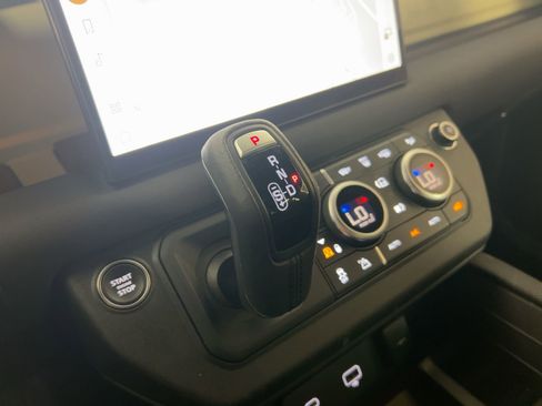 Used 2023 Land Rover Defender 110 75th Limited Edition image 16