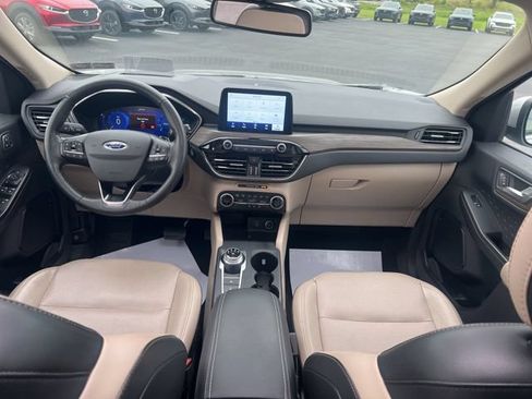 Used 2020 Ford Escape Titanium w/ Titanium Premium Package 2.0 AWD/4WD image 18