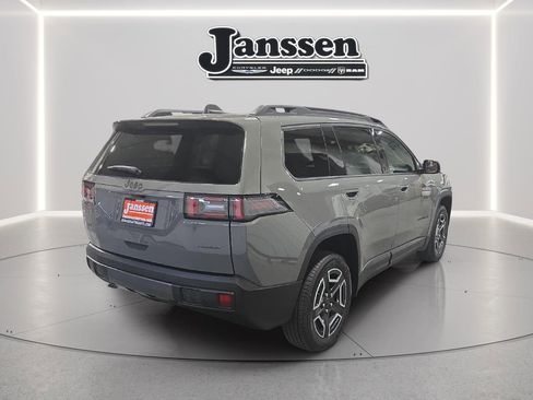 New 2026 Jeep Cherokee Laredo image 5