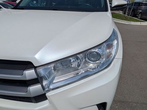 Used 2019 Toyota Highlander XLE AWD/4WD image 9