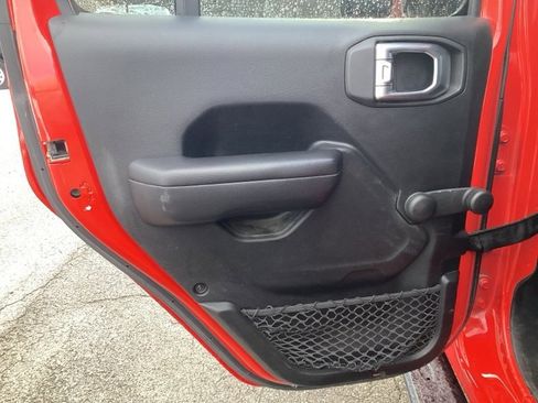 Used 2018 Jeep Wrangler Unlimited Sport image 14