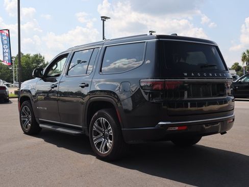 Certified 2024 Jeep Wagoneer Series II w/ Flexible Seating Group RWD image 3