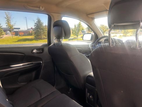 Used 2018 Dodge Journey SE image 18