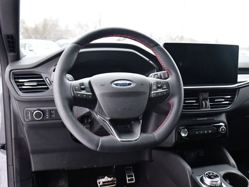 Used 2023 Ford Escape ST-Line image 12