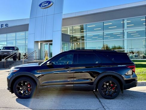 Certified 2020 Ford Explorer ST w/ ST Street Pack image 2