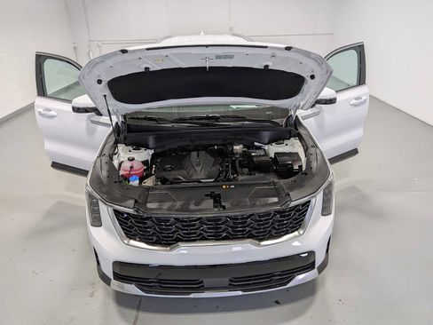 Certified 2025 Kia Sorento S AWD/4WD image 13