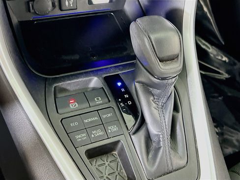 Used 2019 Toyota RAV4 LE w/ All Weather Liner Package AWD/4WD image 16